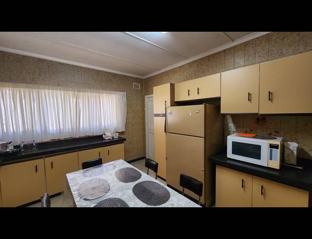 4 BEDROOM FREESTANDING FOR SALE IN RAISETHORPE